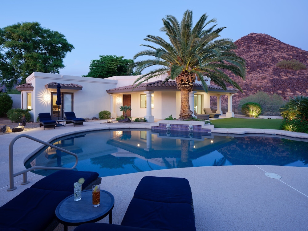Luxury Mountain Estate-pool-spa-bbq+bar-fire pit