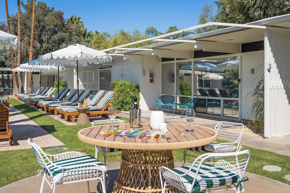 The Monkey Tree Hotel Buyout by Avantstay Entire Hotel Buyout! Funky Rooms w/ Modern Amenities!