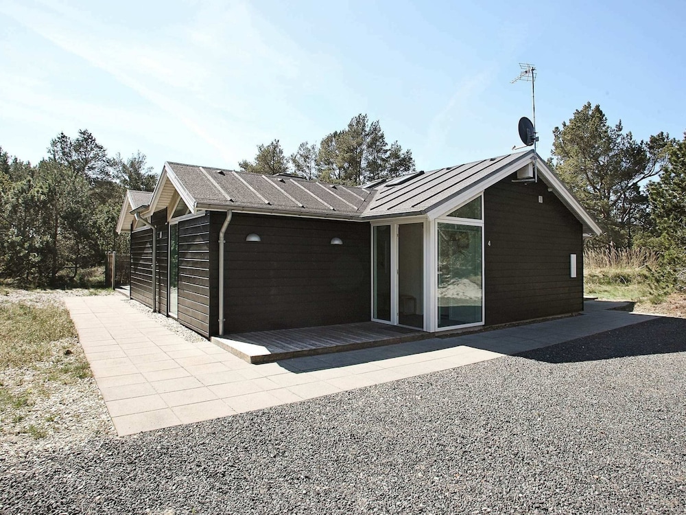 6 Person Holiday Home in Albaek