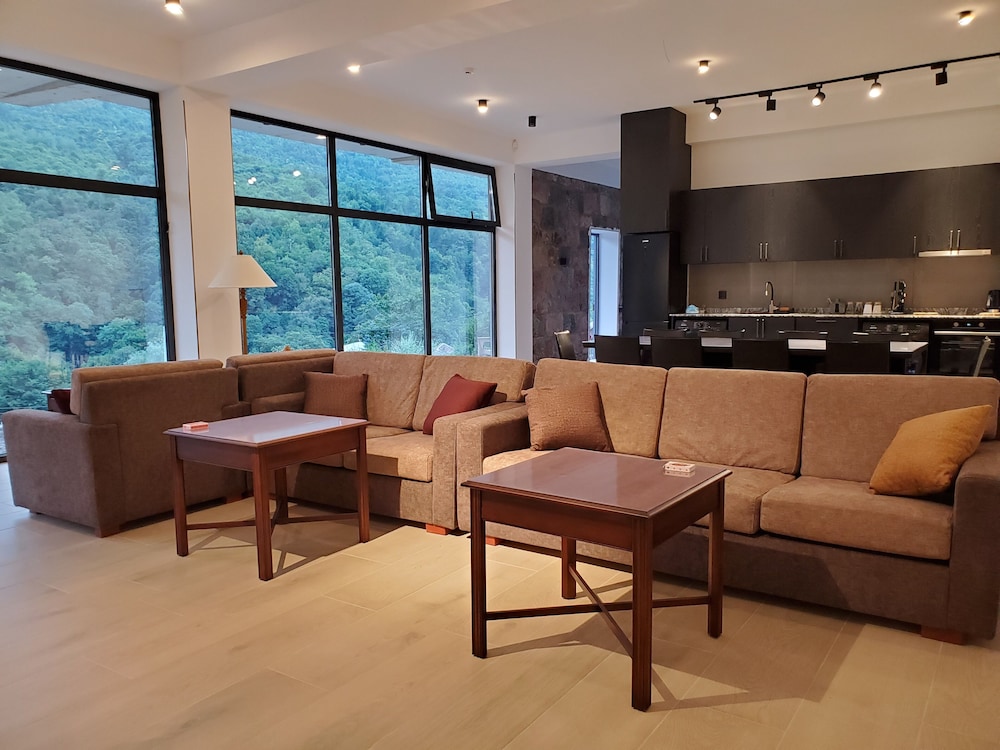 The Whispering Oaks Retreat