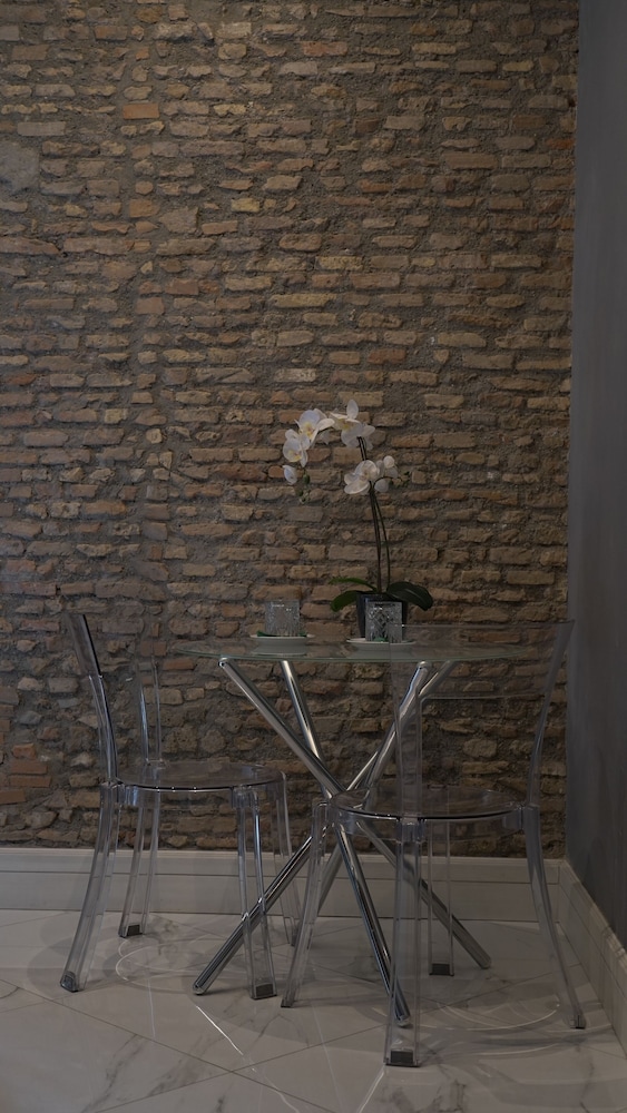 Rhome Luxury suite