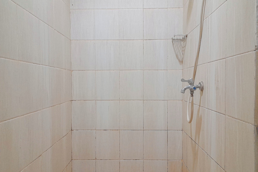 Homey Studio Apartment At Easton Park Residence Jatinangor