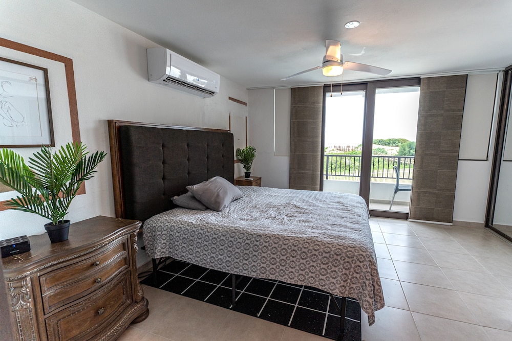 3 Bedroom Oceanfront Beach House view 2