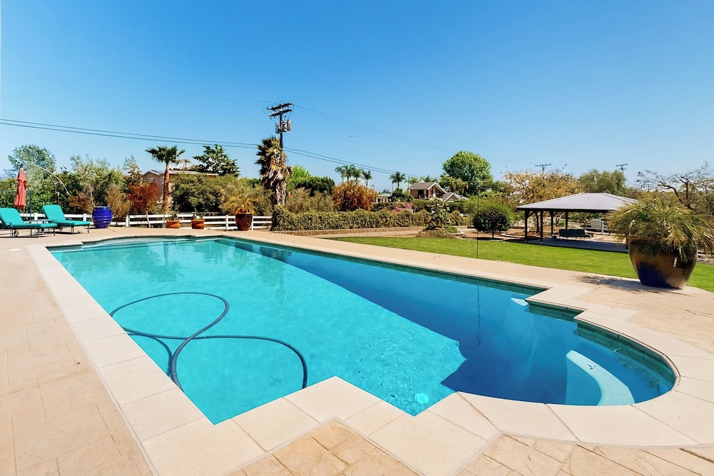 Two Dog-friendly Home, Close to Wine Country