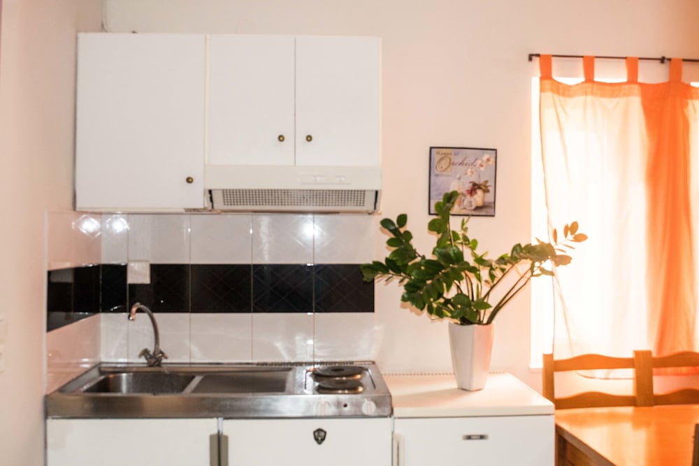 Greta Apartments