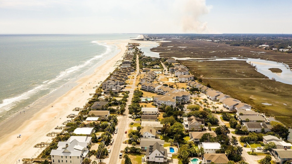 Penthouse Oceanfront Villa At Inlet Point On Litchfield Beach 3 Bedroom Condo by RedAwning