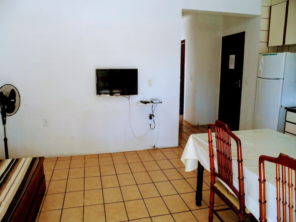 Ingleses Residence