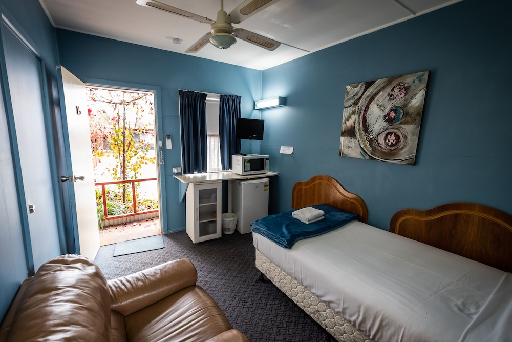 Ardeanal Motel West Wyalong