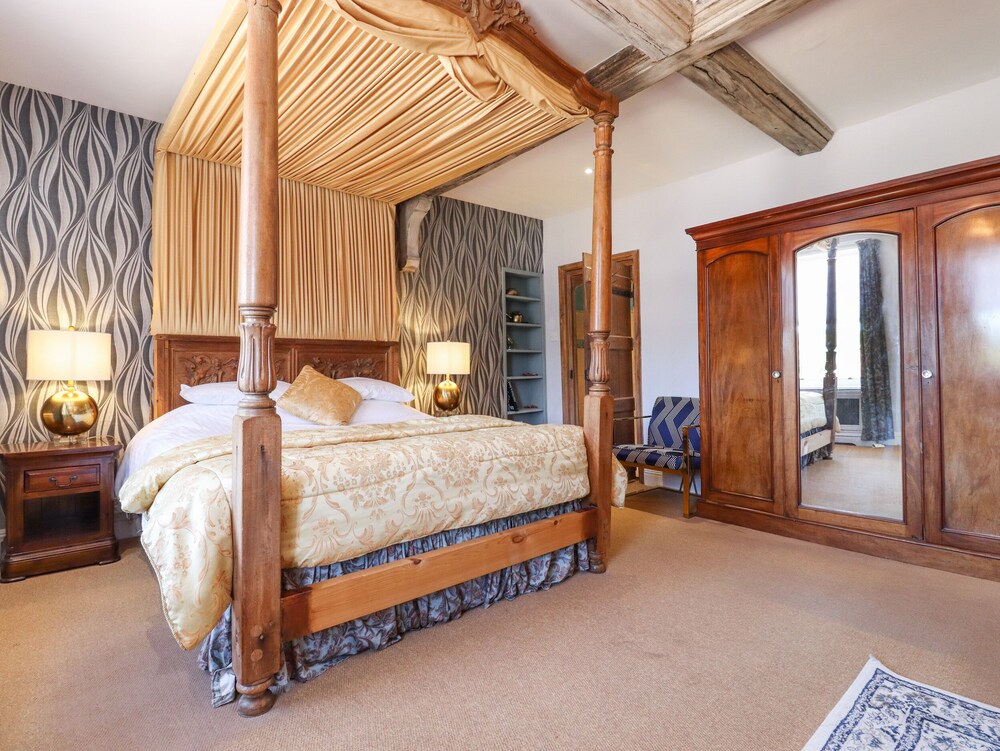 Solton Manor