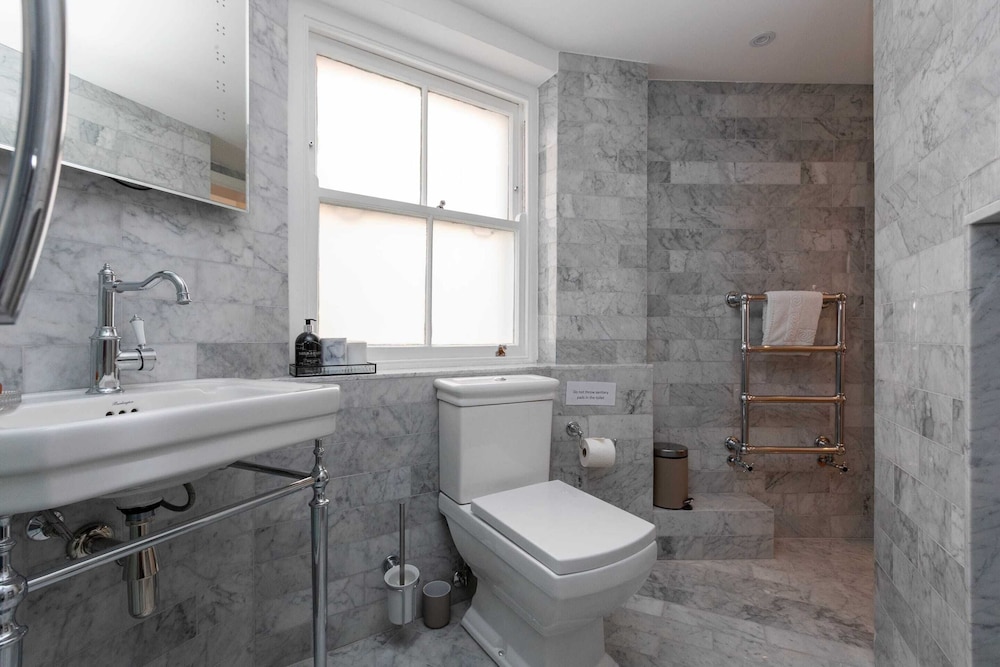 Stylish 2 Bedroom Apartment Near Oxford Street