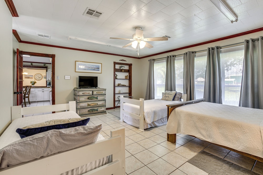 Fish & Explore: Serene Home on Bayou Petit Caillou