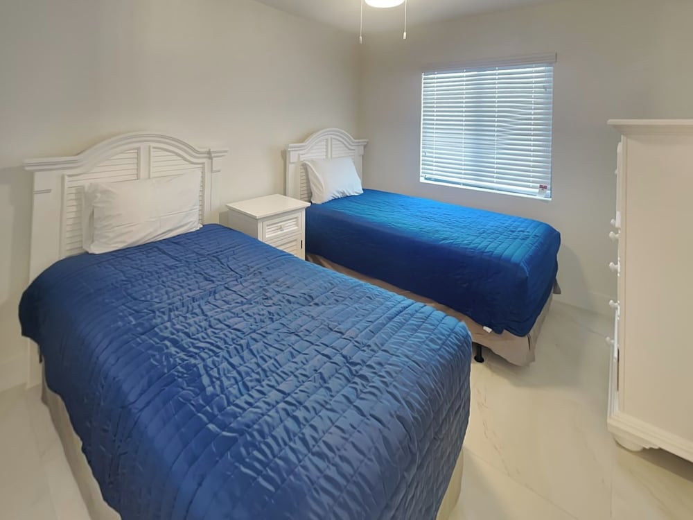 Seaside 2 by Distinctive Beach Rentals