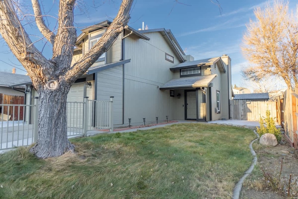 Modern 3-bedroom Escape in Northwest Reno