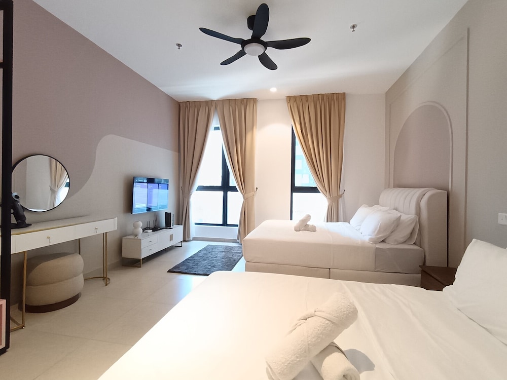 The Paxtonz by Manhattan Group