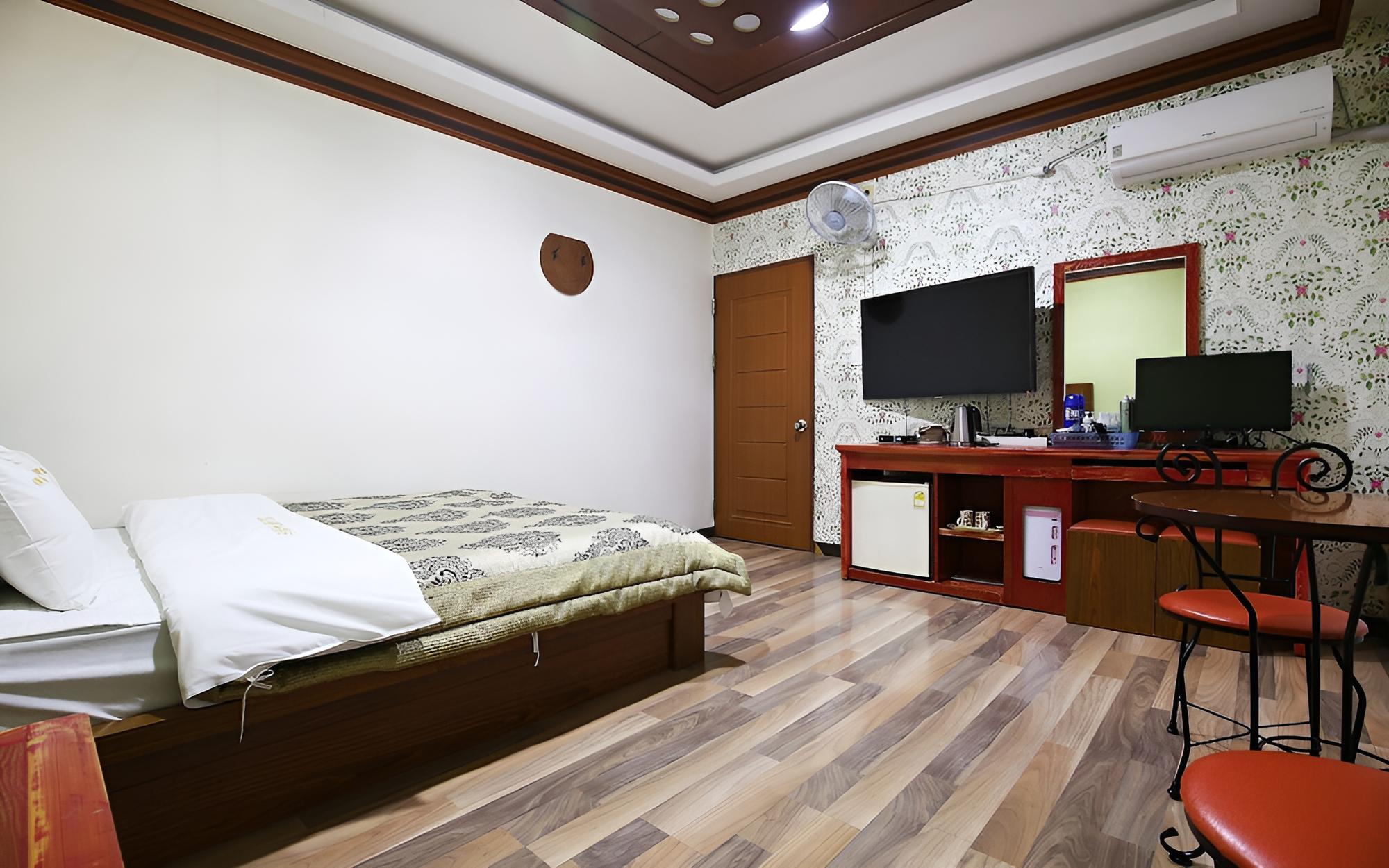 Nonsan Titanic Motel view 4