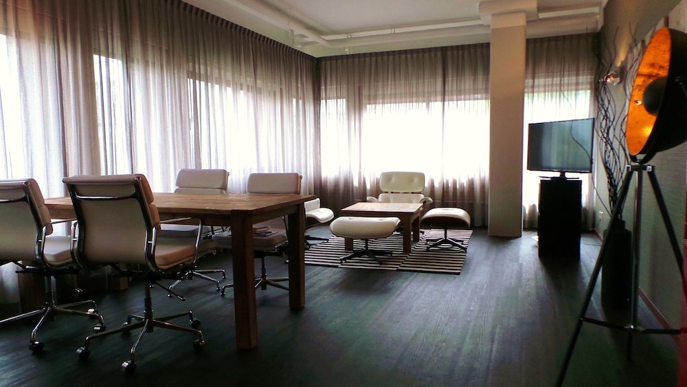 meeting & event spaces