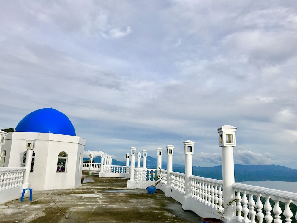 Costiera Fermiliana Tagaytay
