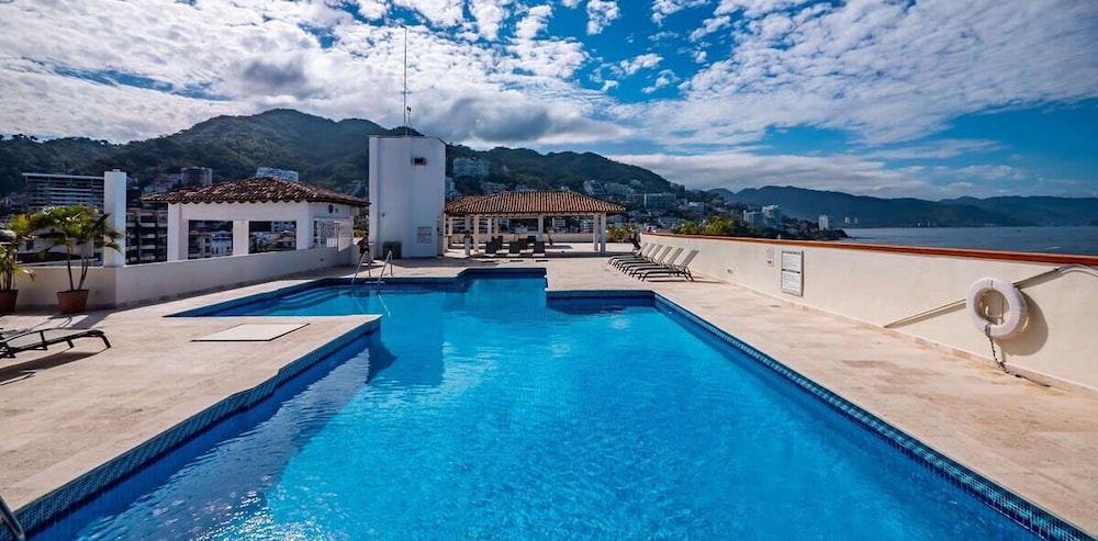 Ocean View 2Br Condo-balcony-beach-pool - 212