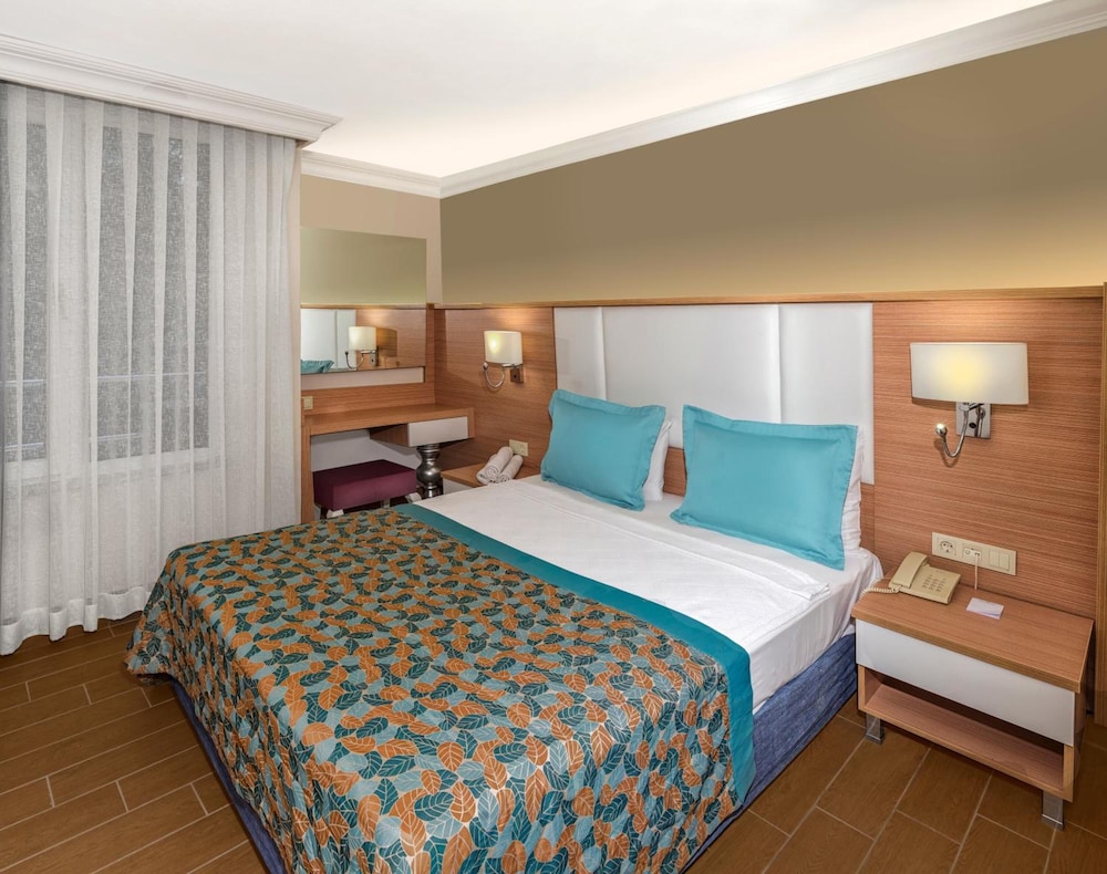 Royal Garden Beach Hotel - All Inclusive