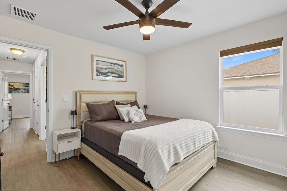 Modern 4BR Retreat Near Beach Heated Pool