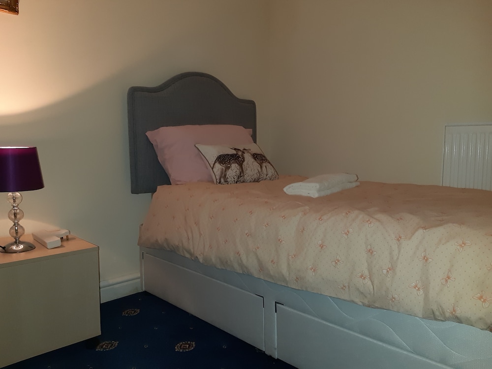 Phoenix Guest House view 3
