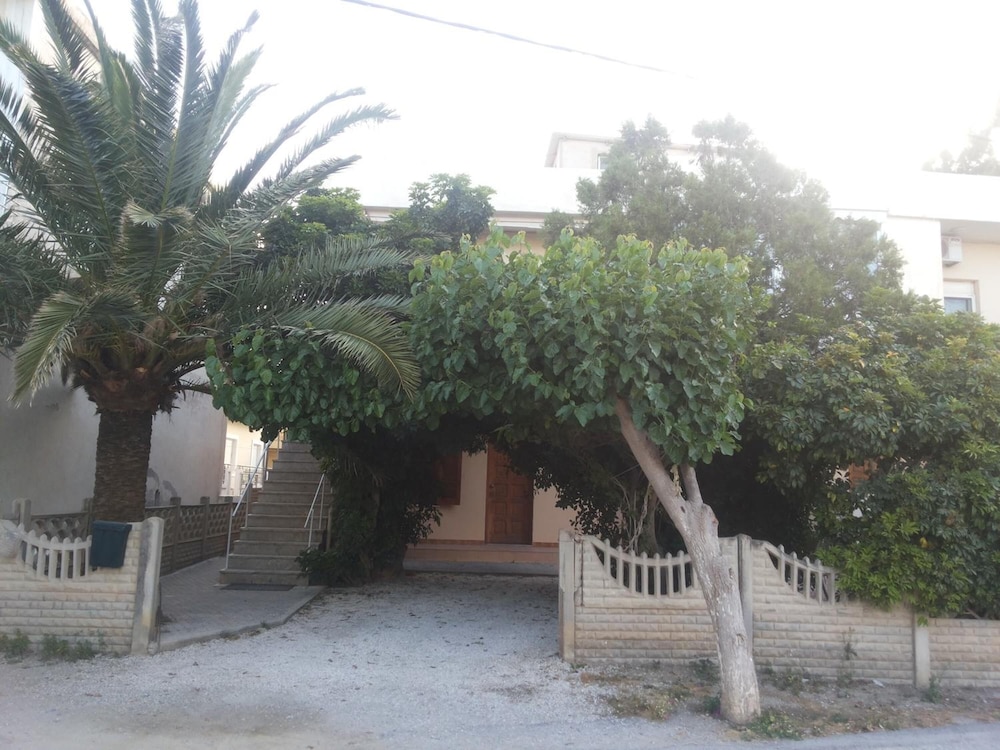 Stelios Rooms