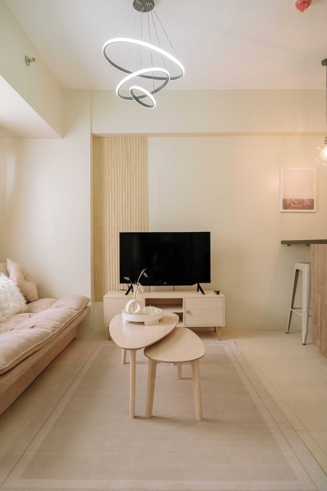 A Perfectly Chic Hideaway