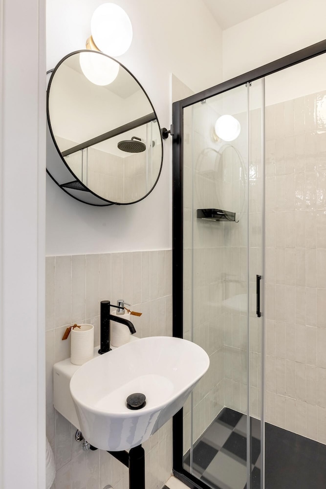 Modern 3BD Apartment Close City Center Belfiore