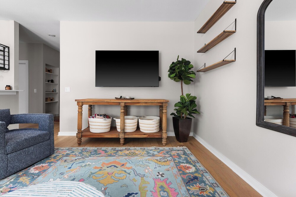 Rare 2BR in Prime Location
