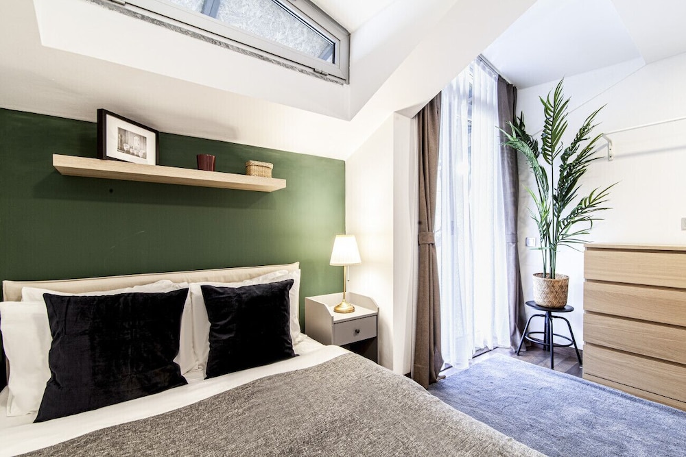 Fully Furnished Flat With Balcony in Sisli