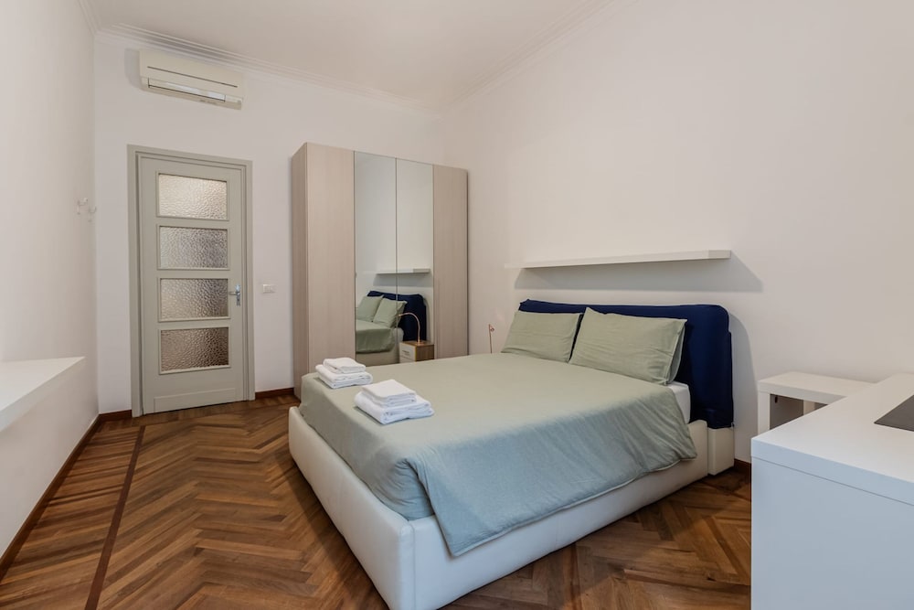 Casa Alessandro in the Elegant Crocetta view 5