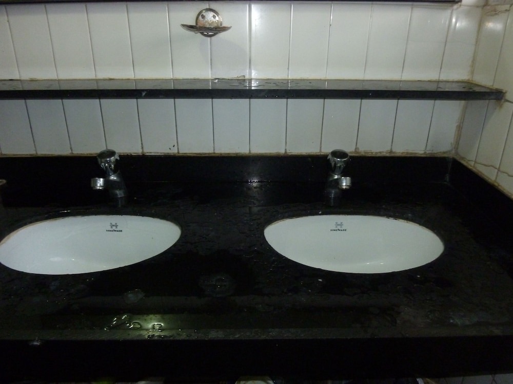 Yadgar Guest House