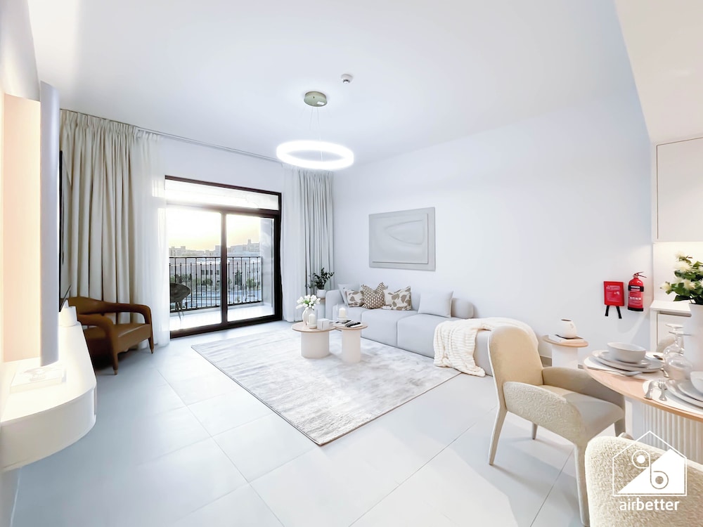 Luxury & Comfort 1B at Al Jadeel 2 Jumeirah Living