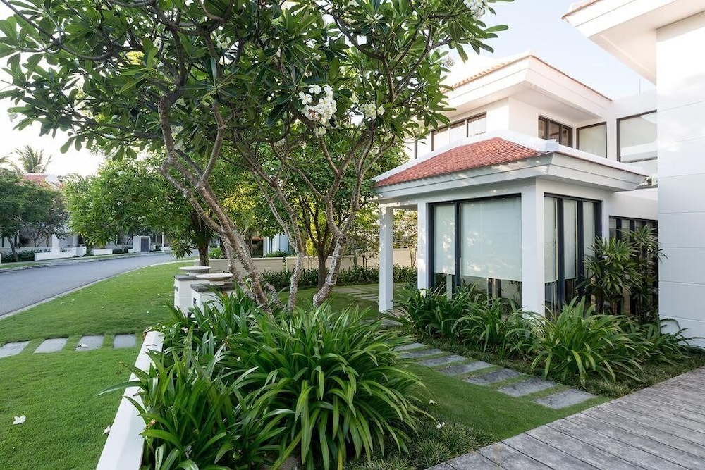Ocean Villas Beach Resort