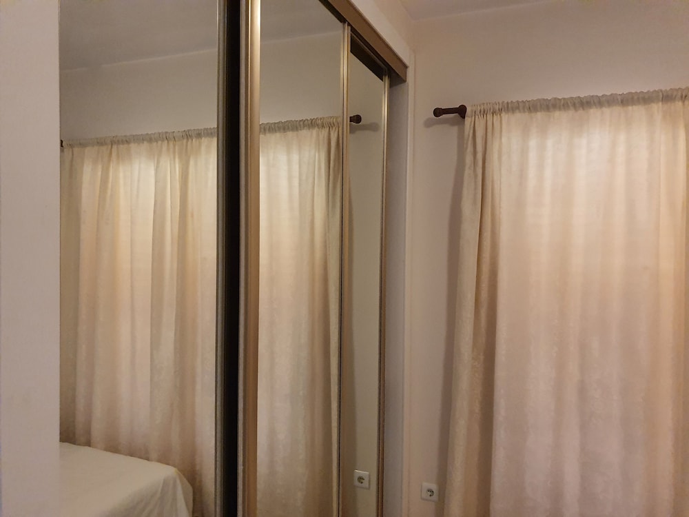 3 Bed Penthouse - Sleeps 8 - Pool - Sea View