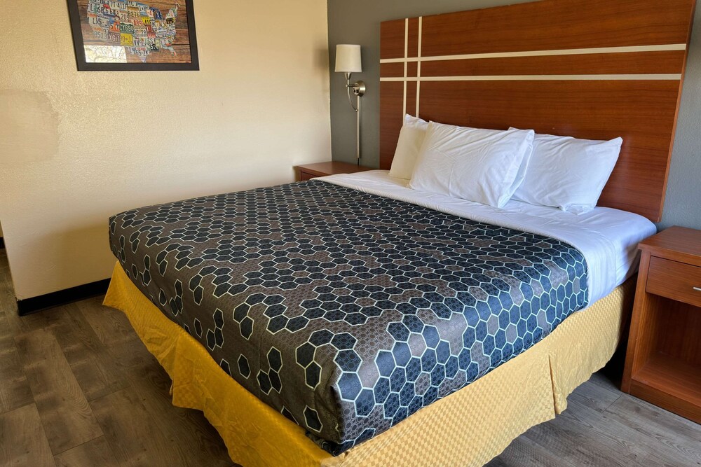Econo Lodge - Property Image 29