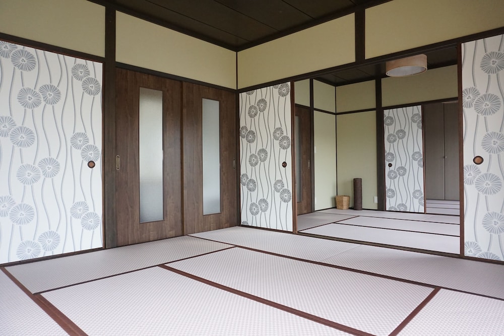 Tsubaki House