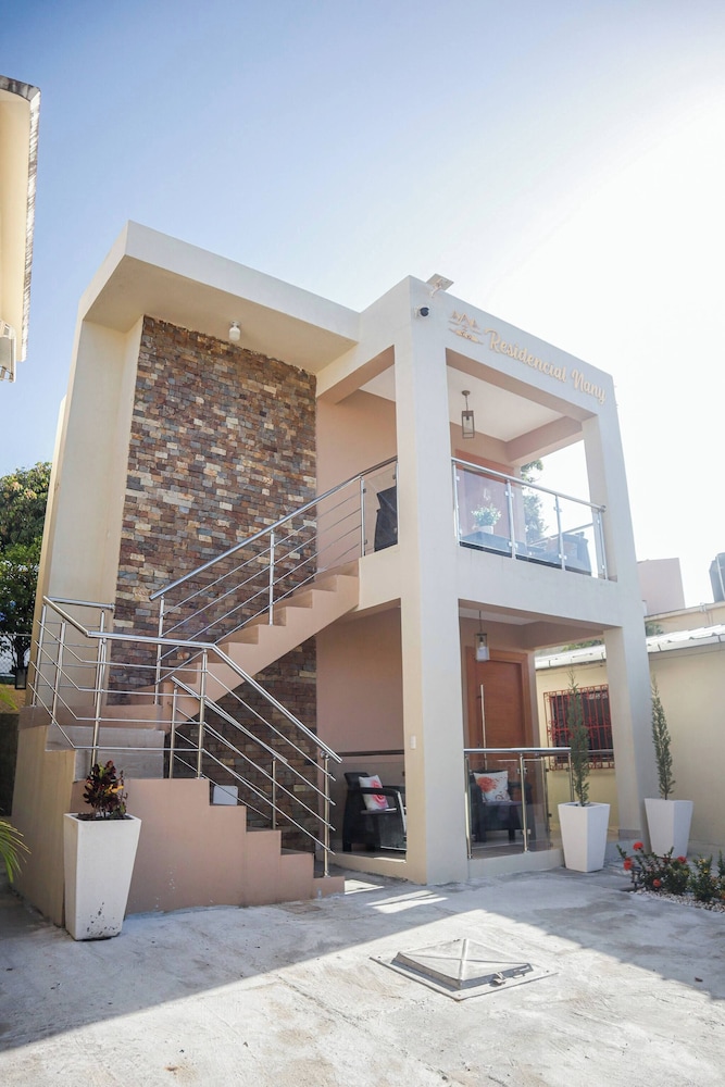 Family apt Centric Near Historic Center Boardwalk