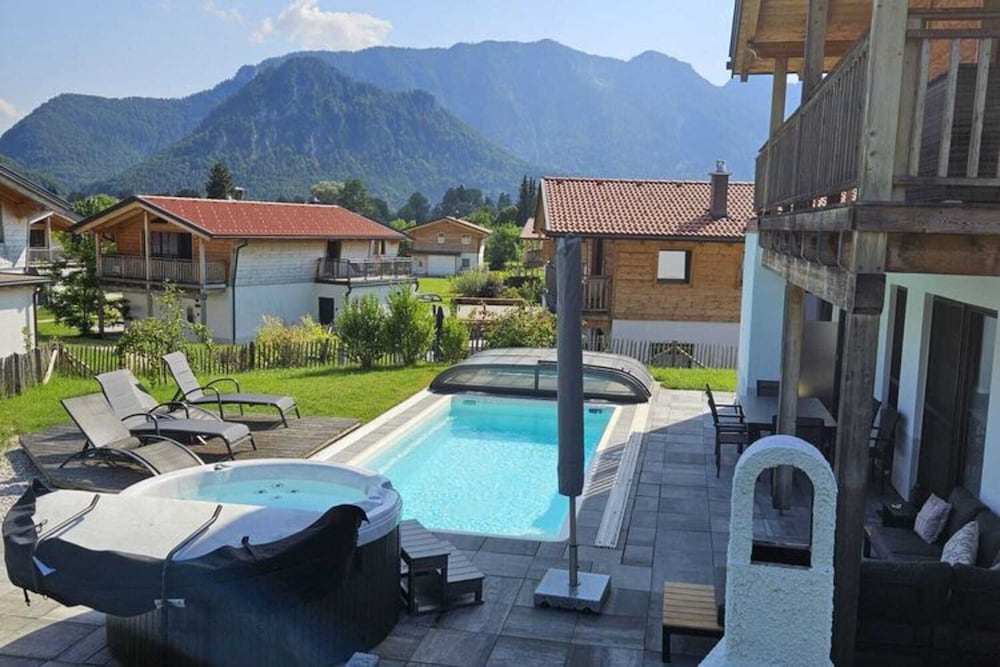 Chalet Gamsknogel mit Privatem Pool und Whirlpool