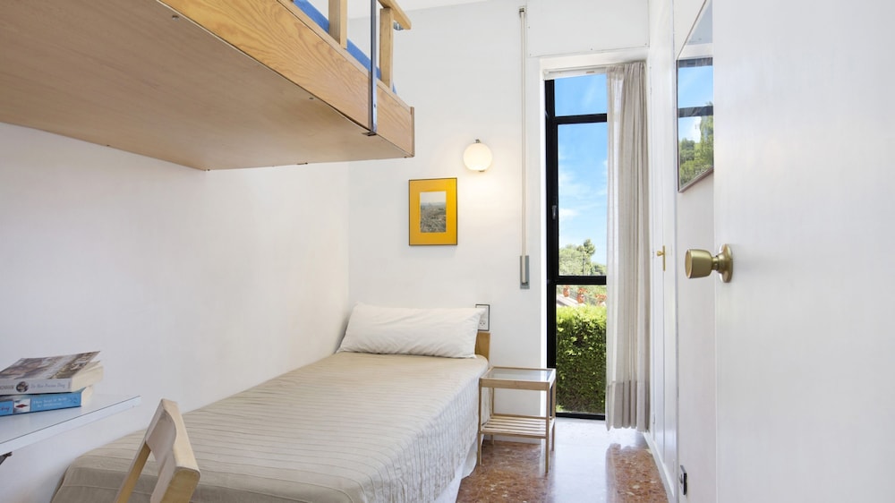 Pineda in Llafranc With 4 Bedrooms and 2 Bathrooms