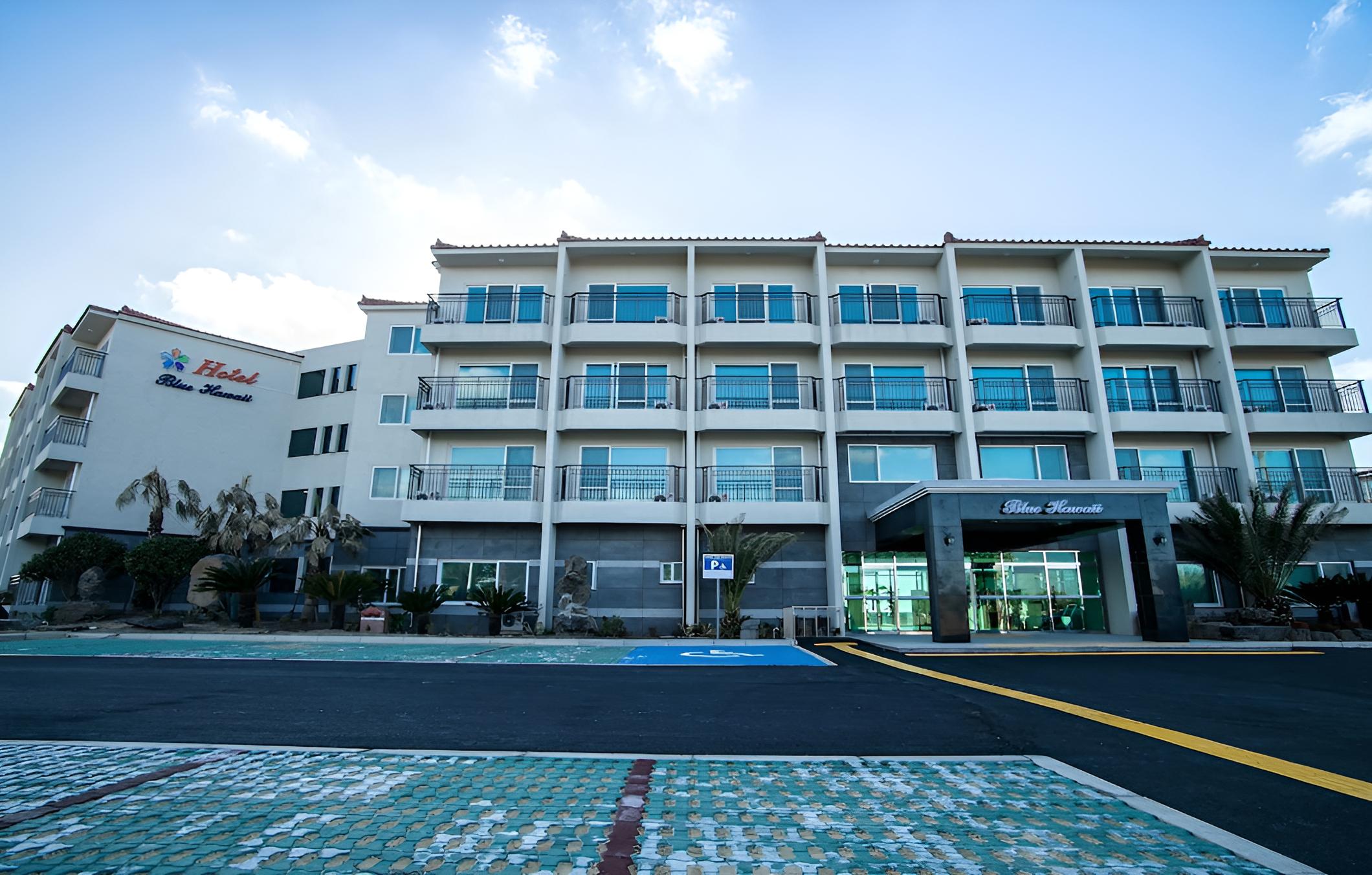 Blue Hawaii Hotel
