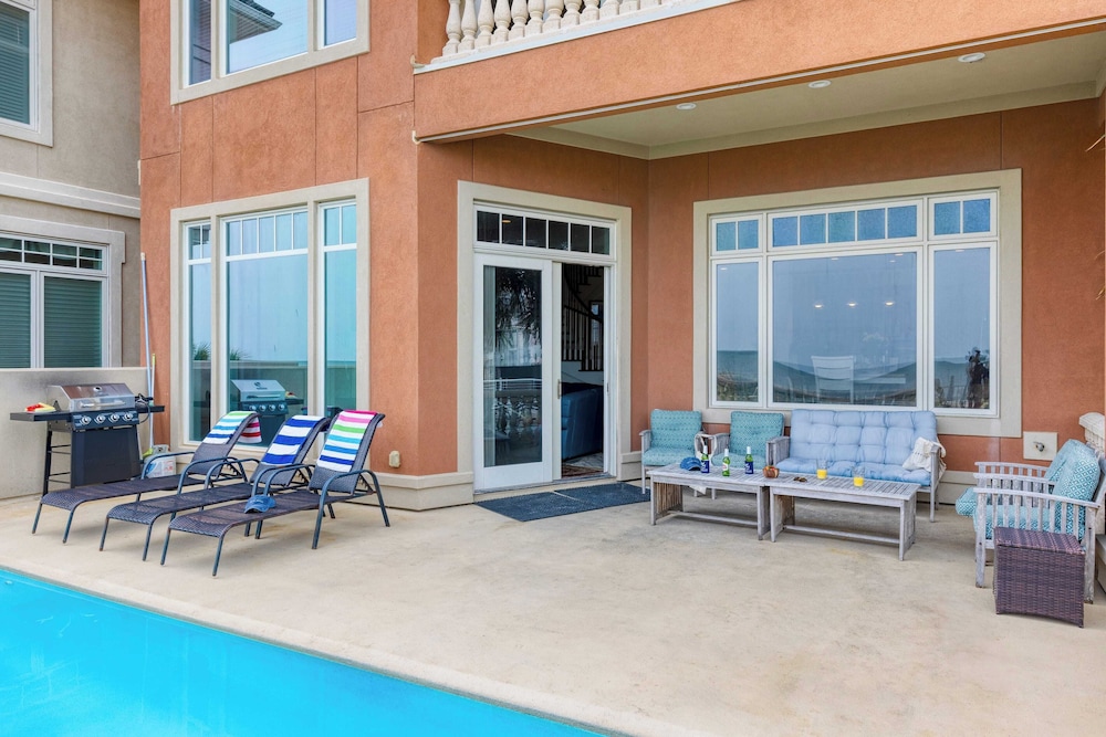11 Singleton Beach by Avantstay Oceanfront Retreat w/ Private Pool + Boardwalk Near Hilton Head Hotspots