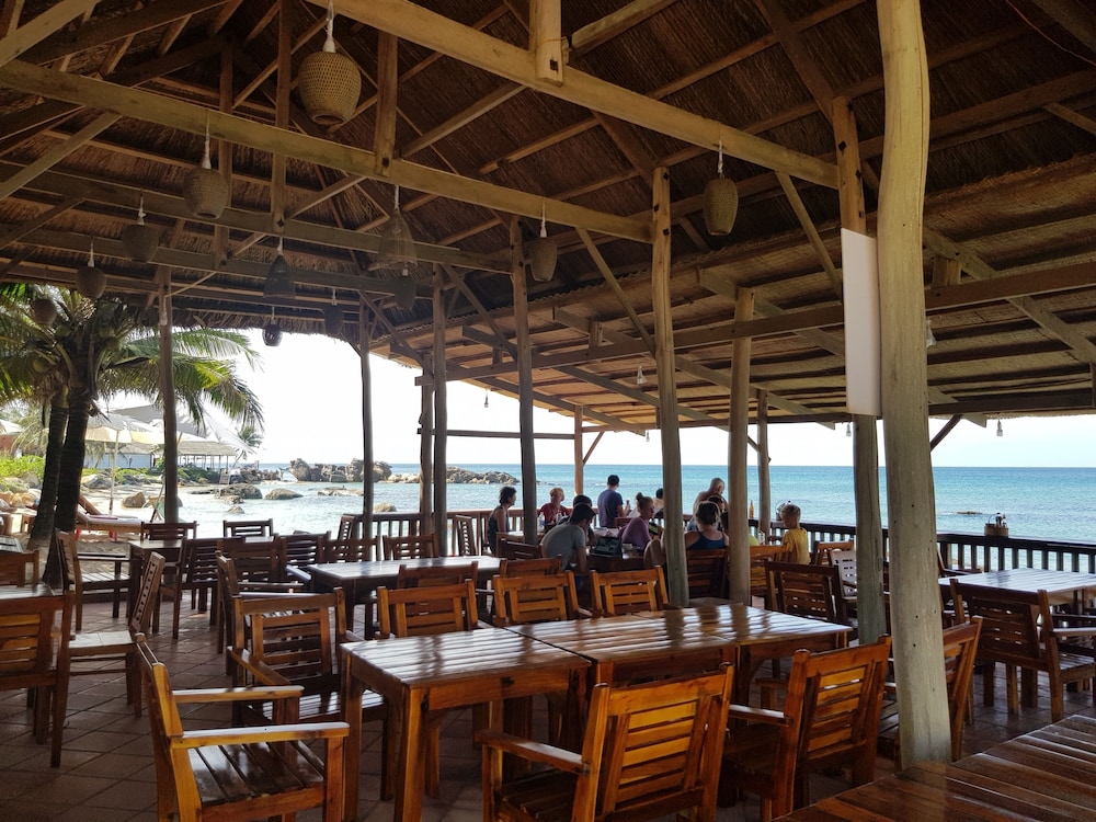 Free Beach Resort