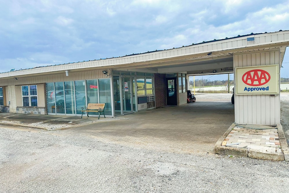 Shamrock Kings Inn By Oyo Marked Tree I-555