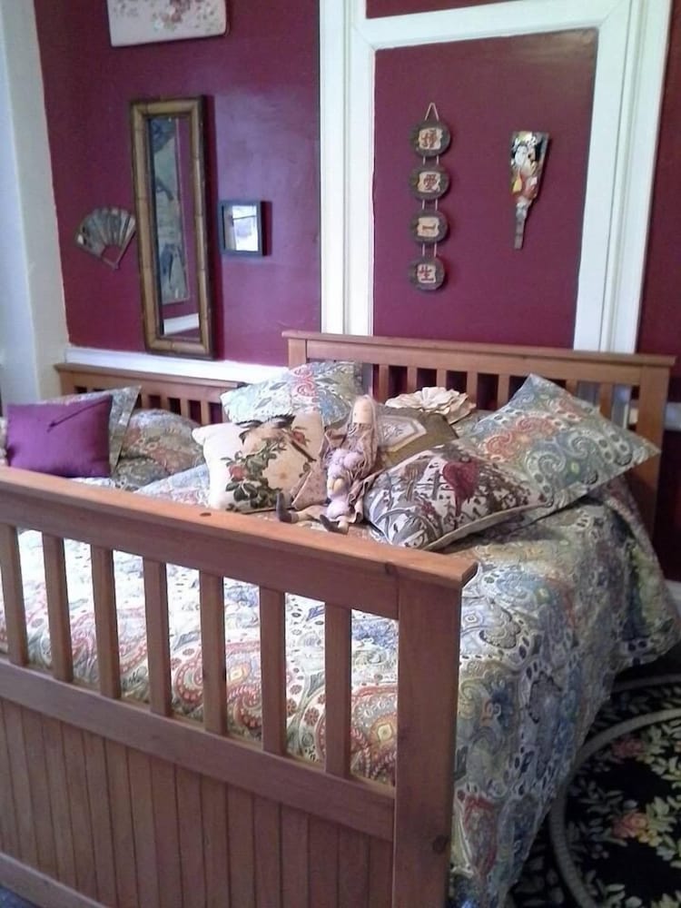 Brookside Inn At Laurens