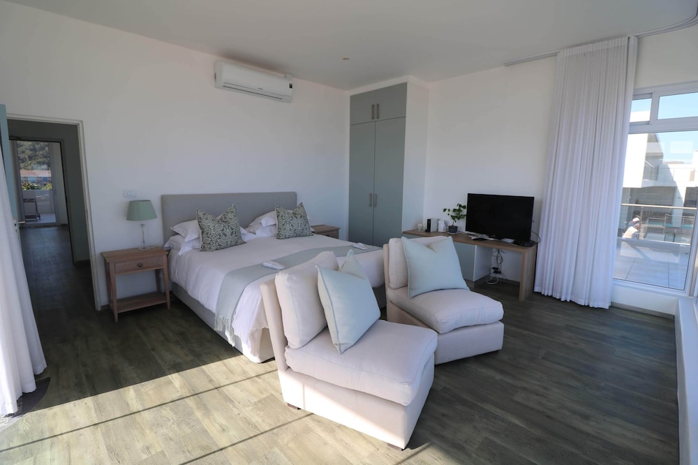 Oceans Villa