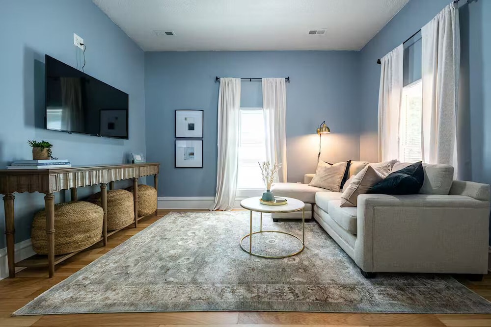 Affordable Quaint Retreat in Indianapolis