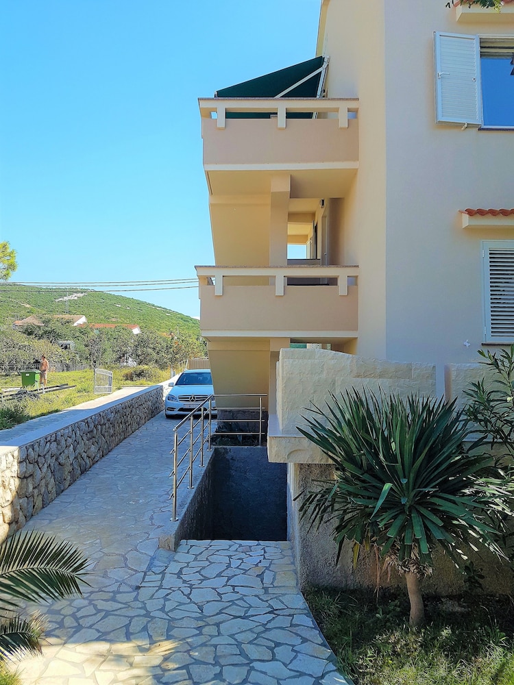Apartments Vrtlici
