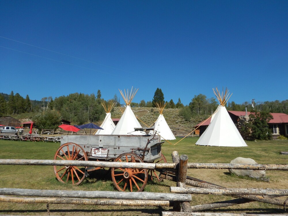 Moran Vacations - Heart 6 Ranch - Property Image 9