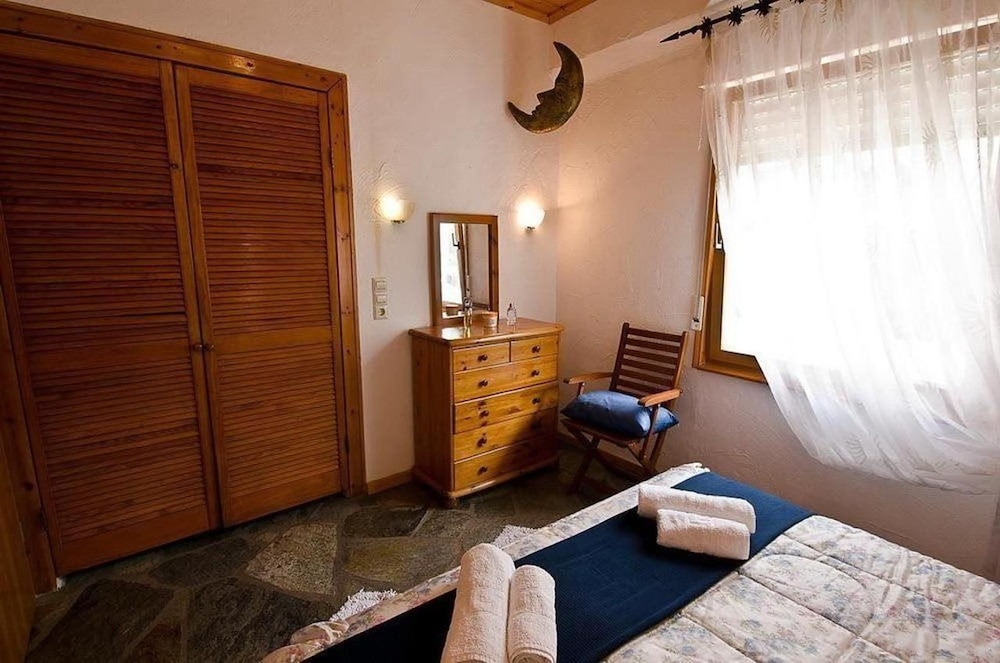 Karavos Sea View Apartments photo 5